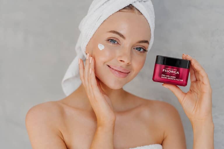 Rituel beauté avec crème Filorga copie